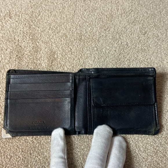 PRADA VINTAGE BLACK LEATHER BIFOLD WALLET - Picture 3 of 9